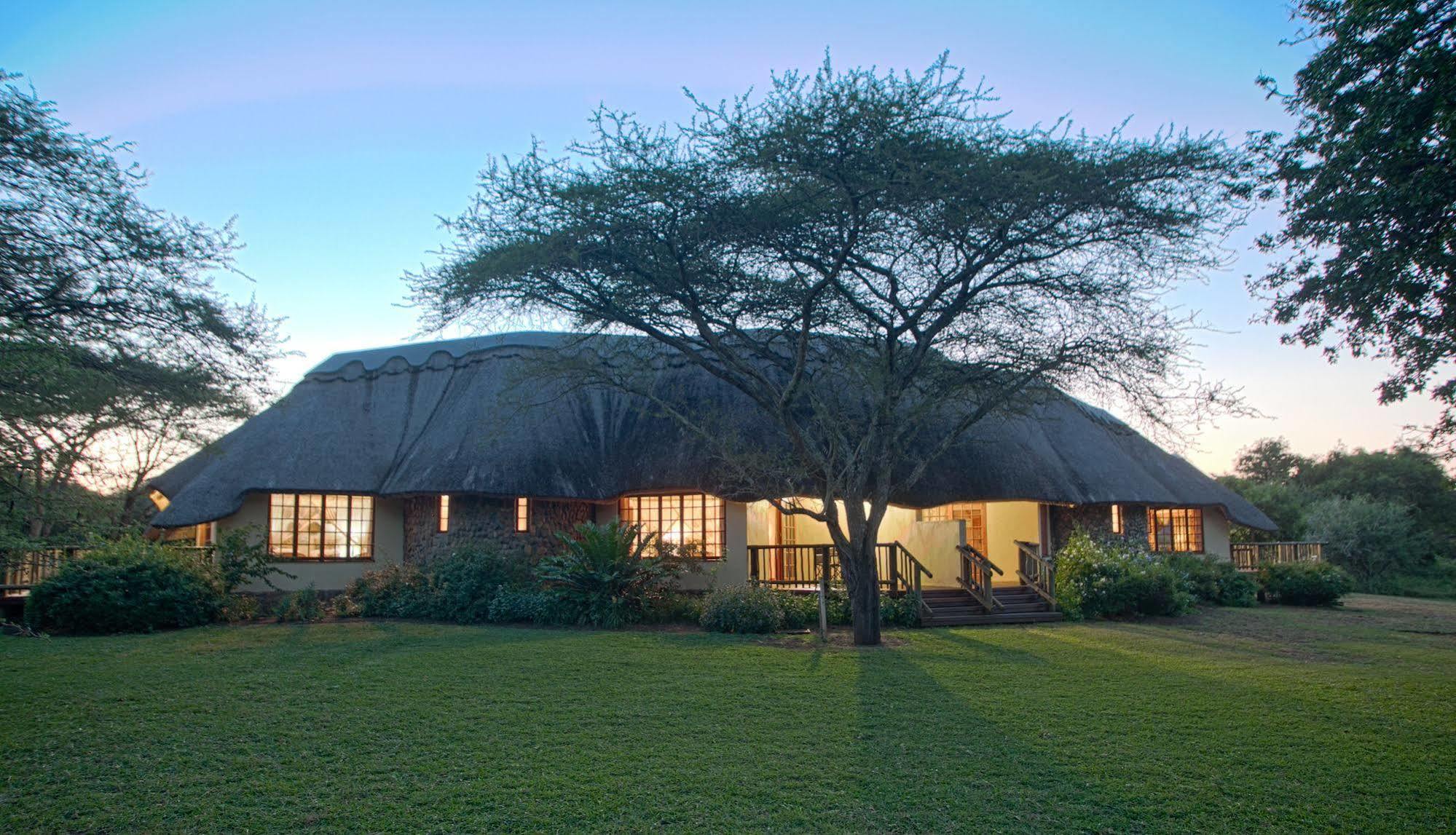 Rhino River Lodge Manyoni Private Game Reserve Esterno foto